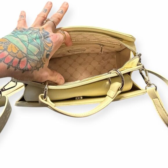 STEVE MADDEN Women’s Yellow Bevelyn Crossbody Bag - Picture 3 of 7